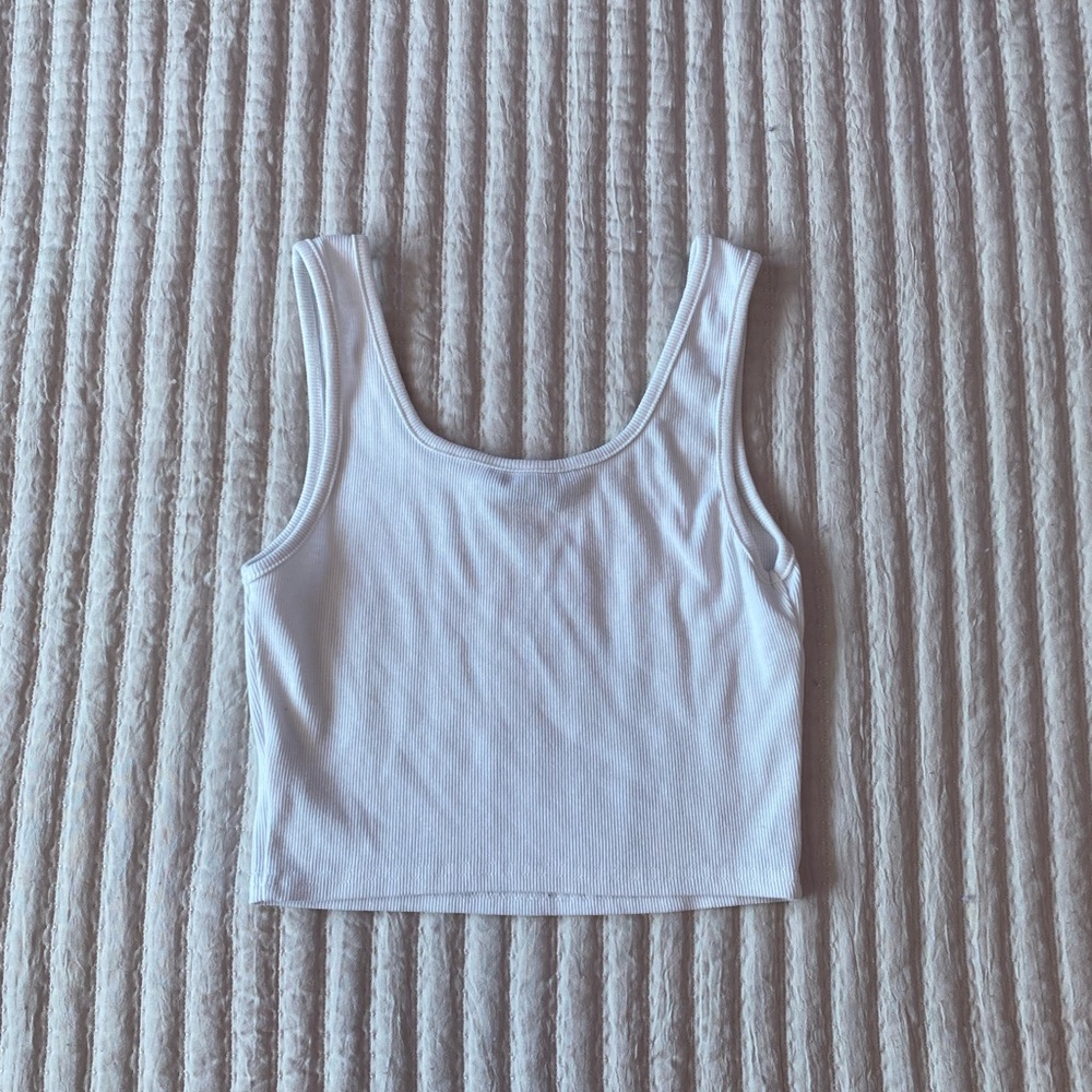 Angel Cropped Tank - Picture 2 of 3